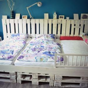 Легло от палети за малки и големи