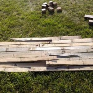 Стъпка 1: Разглобете палетите