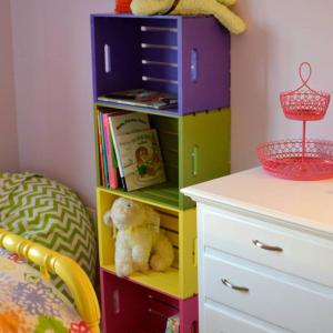 Симпатична цветна етажерка