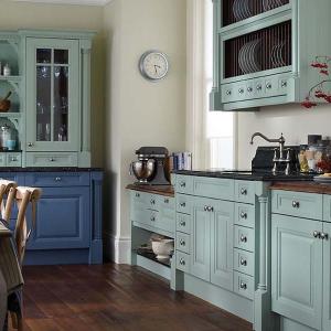 Светло и тъмно синьо