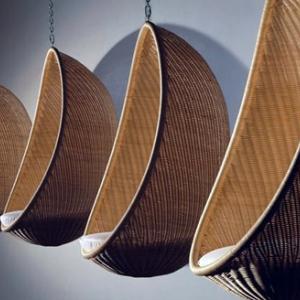 Стол тип пашкул или яйце