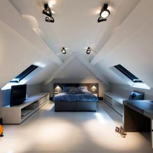 Стилна и артистична мансарда на шест струни