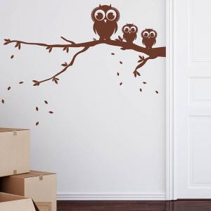 Премахнете всички картини и стикери от стените