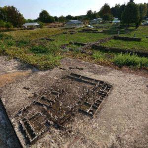 На ваше разположение има и база за експериментална археология