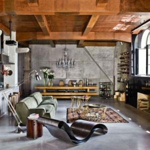 Модерен кухненски кът насред старинна атмосфера