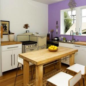Лилавите акценти внасят и функционална роля в кухнята