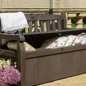 Пейка с място за съхранение