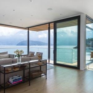 Стъклени стени