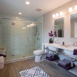 Експериментирайте със свежи елементи в лилаво