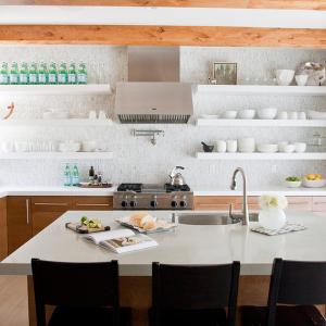 Отворените рафтове продължават да са все така модерни