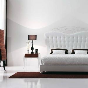 Любопитно съчетание на черното и бялото с дърво