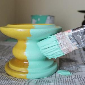 Стъпка 3: Нанесете първия слой боя