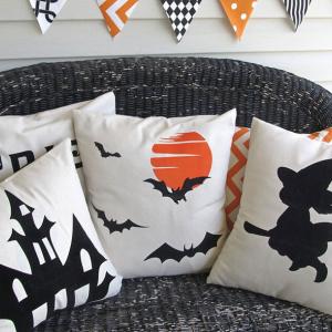 Страховити, но удобни декоративни възглавнички за люлката на двора