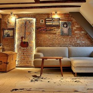 Артистична рок атмосфера ни посреща в дневната