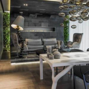 ...А защо да не разчупим целия интериор?