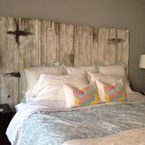 Табло за легло от рециклирани материали