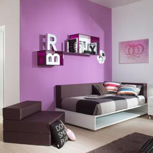 Ъгловото детско легло ви дава възможност за съхранение на вещи