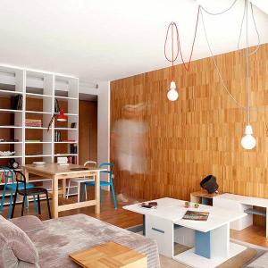 Кухнята, дневната и трапезарията са слети в общо помещение