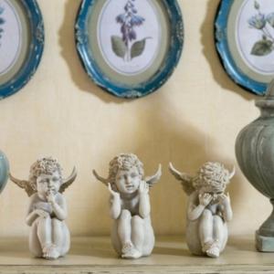 Малки декоративни фигуки в дома