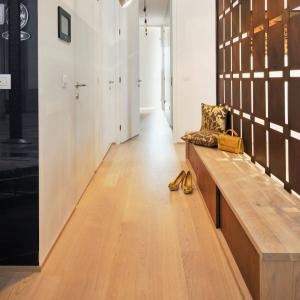 Ето я и пейката, за удобство в коридора