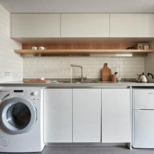 В кухненския бокс...