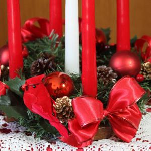 В Норвегия на Коледа метлите се крият из къщи, а на трапезата се поставя красив венец