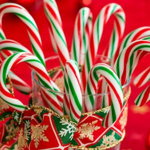 Германия ни посреща със захарни бастунчета и коледен календар