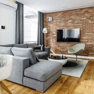 Дневната грабва вниманието със своето артистично излъчване