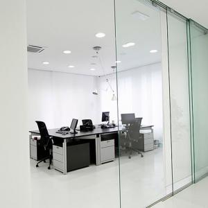 Бяла приказка със скандинавски стил в офиса!