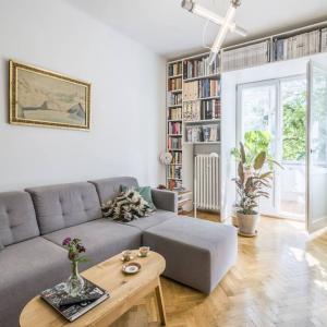 Дневна с библиотечна рамка