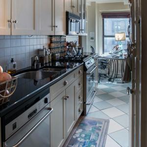 Невзрачна и негостоприемна кухня