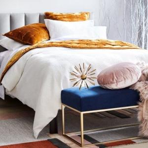 Изберете елегантно и нежно спално бельо