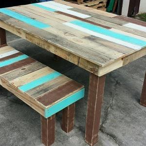 Потърсете палети, боядисани поне отчасти в синьо