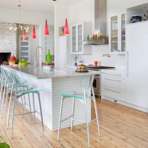 Подберете дребни, но ефектни декорации в ярки цветове