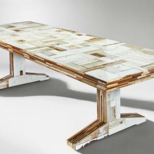 Маса от рециклирано дърво