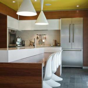 Свежа комбинация с бананови оттенъци