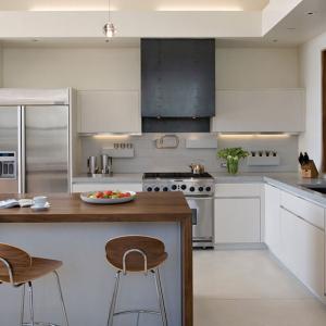 Изключително удобни бар столове от дърво и метал