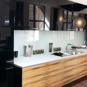 Съвършена кухня с огледален ефект