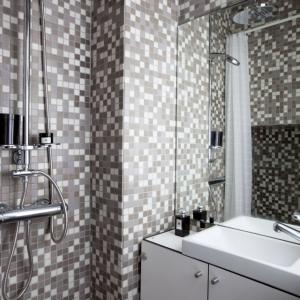 Да надникнем в банята!