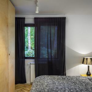 Спалнята е олицетворение на спокойствието и комфорта