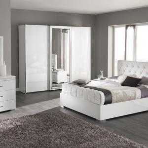 Покрийте пода с пухкав килим за повече комфорт