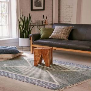 Диван от масивно дърво и кожа в стар холандски стил