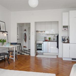 Заложете на практична сгъваема маса