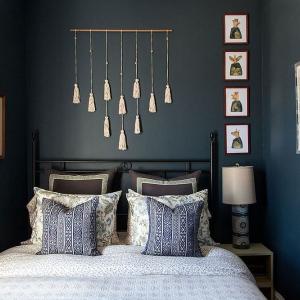 В прегръдките на тъмното море