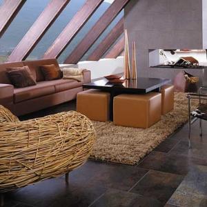 Естествен камък