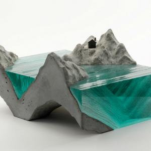 Многопластови скулптури