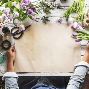 Как да направим красива декорация с флорални елементи?