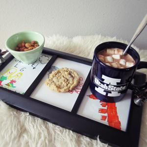 Поднесете кафе в стара рамка за снимки