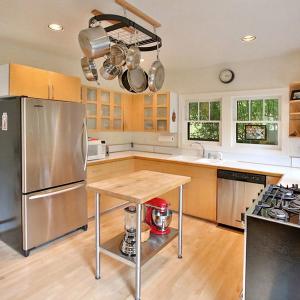 Компактно решение за почитателите на практичните мебели