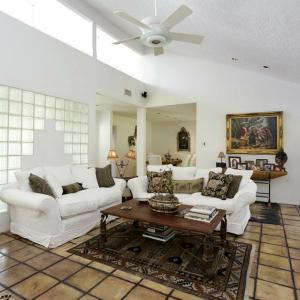 Преграда, която не спира светлината